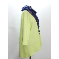 Trapezowa tunika z dłuższym tyłem i błyszczącą nitką - limonka